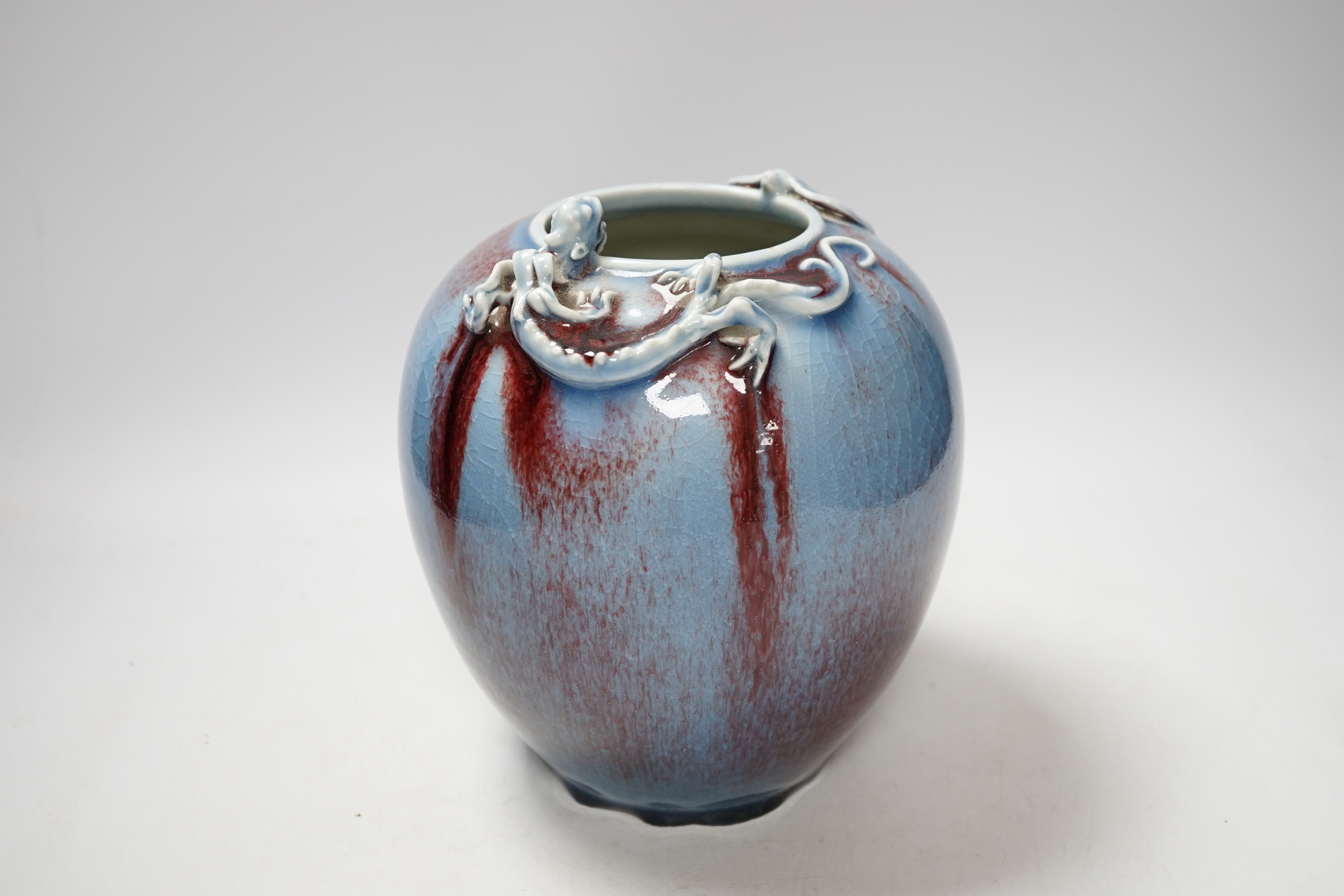 A Chinese crackle glaze ‘dragon’ vase, 21cm